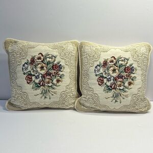 Set Of 2 Tapestry Accent Pillows 13” Square Lace Look Classic Floral Bouquet